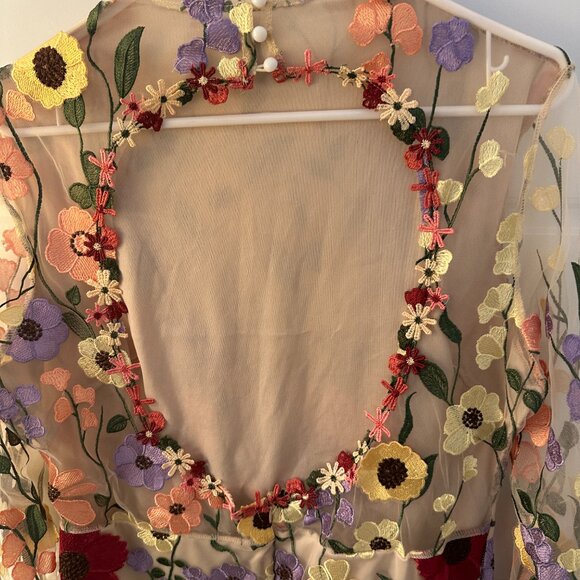 GLORY CONNECTION FLORAL APPLIQUE 3D DRESS MEDIUM - Picture 6 of 9